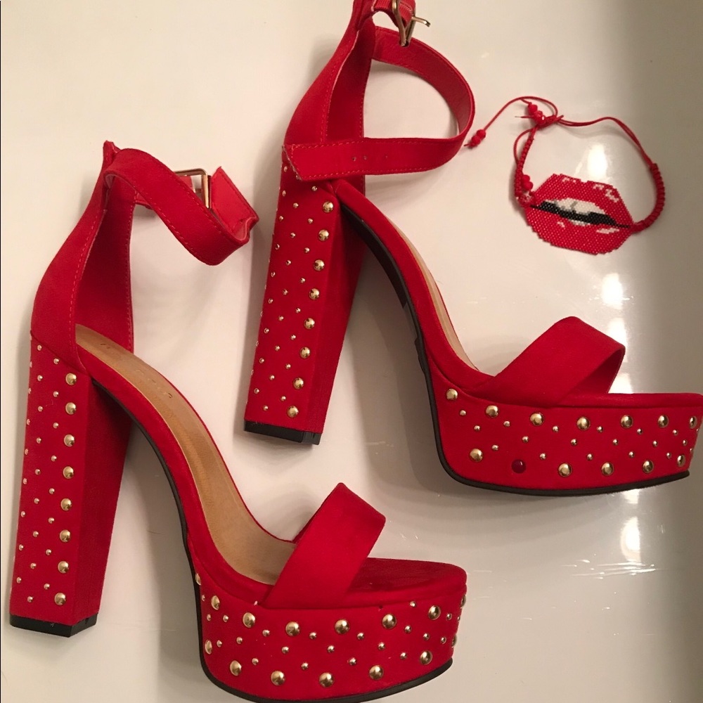 💋RED STUDS HIGH HEELS💋